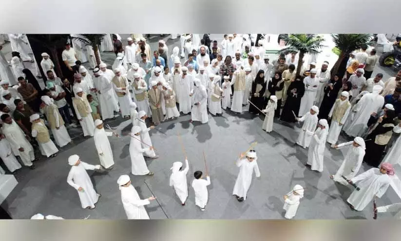 ലി​വ ഈ​ത്ത​പ്പ​ഴ ഫെ​സ്റ്റി​വ​ലി​ലേ​ക്ക്​​ സ​ന്ദ​ർ​ശ​ക​രു​ടെ ഒ​ഴു​ക്ക്​