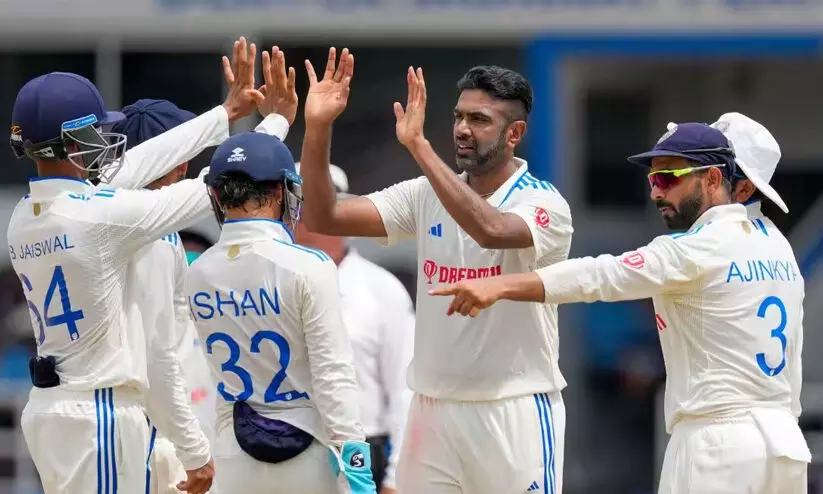 ഇന്ത്യക്കെതിരെ വിൻഡീസ് പൊരുതുന്നു; അഞ്ചു വിക്കറ്റ് നഷ്ടത്തിൽ 229 ഇന്ത്യക്കെതിരെ വിൻഡീസ് പൊരുതുന്നു; അഞ്ചു വിക്കറ്റ് നഷ്ടത്തിൽ 229