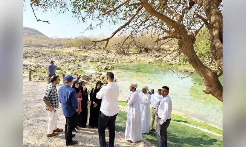 അവധി ആഘോഷം: സഞ്ചാരികൾ തണുപ്പ് തേടി സലാലയിലേക്ക് അവധി ആഘോഷം: സഞ്ചാരികൾ തണുപ്പ് തേടി സലാലയിലേക്ക്