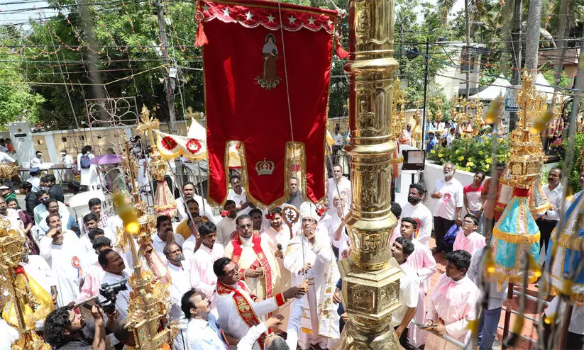 വിശുദ്ധ അല്ഫോന്സാമ്മ ജീവിതം ദൈവത്തിനു സമര്പ്പിച്ച വ്യക്തിത്വമെന്ന് മാര് സെബാസ്റ്റിയന് വാണിയപ്പുരയ്ക്കല് വിശുദ്ധ അല്ഫോന്സാമ്മ ജീവിതം ദൈവത്തിനു സമര്പ്പിച്ച വ്യക്തിത്വമെന്ന് മാര് സെബാസ്റ്റിയന് വാണിയപ്പുരയ്ക്കല്
