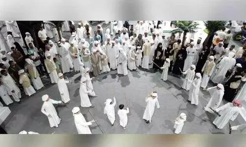 ലി​വ ഈ​ത്ത​പ്പ​ഴ ഫെ​സ്റ്റി​വ​ലി​ലേ​ക്ക്​​ സ​ന്ദ​ർ​ശ​ക​രു​ടെ ഒ​ഴു​ക്ക്​