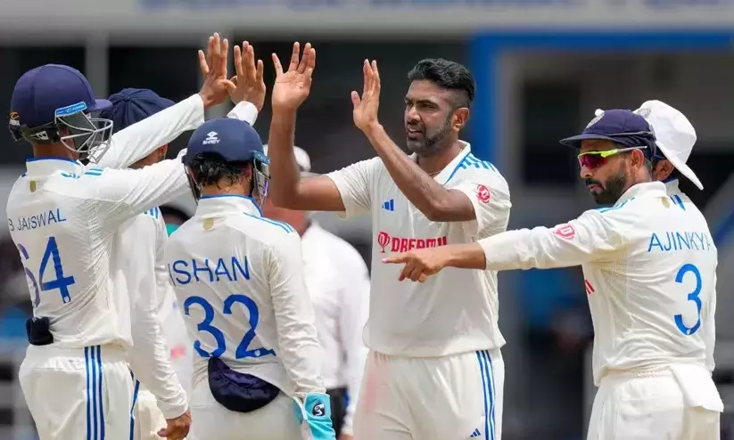 ഇന്ത്യക്കെതിരെ വിൻഡീസ് പൊരുതുന്നു; അഞ്ചു വിക്കറ്റ് നഷ്ടത്തിൽ 229