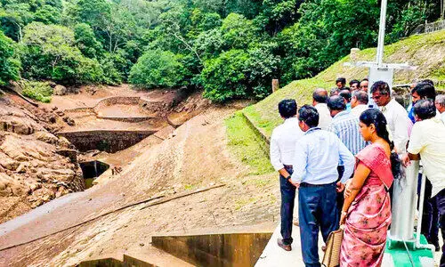 മുല്ലപ്പെരിയാറിൽനിന്ന് കൂടുതൽ ജലം; ത​മി​ഴ്നാ​ട് ഉന്നത ഉദ്യോഗസ്ഥർ പരിശോധന നടത്തി