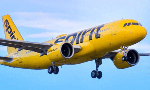 അമേരിക്കൻ വിമാനത്തിൽ മൂത്രമൊഴിച്ച് യുവതി; ശുചിമുറി ഉപയോഗിക്കാൻ അനുവദിച്ചില്ലെന്ന് പരാതി