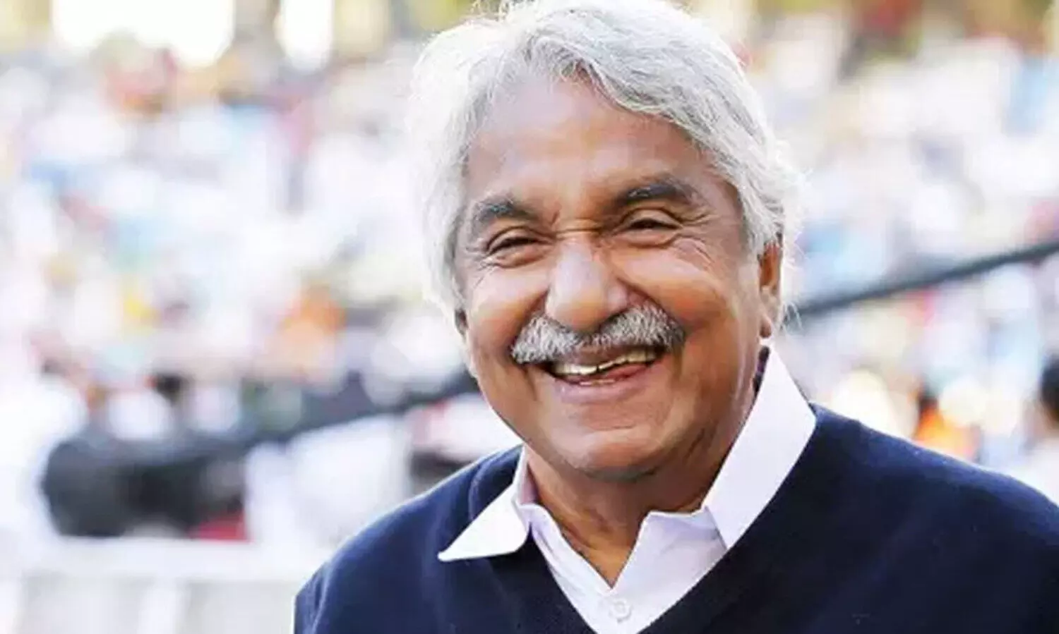 ഉ​മ്മ​ൻ ‌ചാ​ണ്ടി​ക്ക് അ​ന്ത്യാ​ഞ്ജ​ലി​യ​ർ​പ്പി​ച്ച് പ്ര​വാ​സി സ​മൂ​ഹം