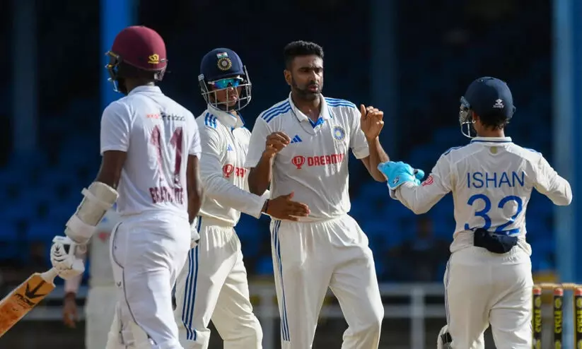 വെസ്റ്റിൻഡീസ് ലക്ഷ്യം 365; ജയപ്രതീക്ഷയിൽ ഇന്ത്യ