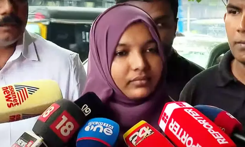 Harshina-scissors stuck