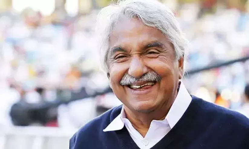 ഉ​മ്മ​ൻ ‌ചാ​ണ്ടി​ക്ക് അ​ന്ത്യാ​ഞ്ജ​ലി​യ​ർ​പ്പി​ച്ച് പ്ര​വാ​സി സ​മൂ​ഹം