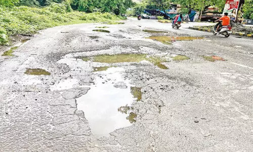 മഴ പെയ്താൽ റോഡുകൾ ചളിക്കുളം