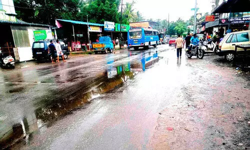 അശാസ്ത്രീയ റോഡ്​ നിർമാണം; പെരിങ്ങാല ജങ്ഷനിൽ വെള്ളക്കെട്ട്