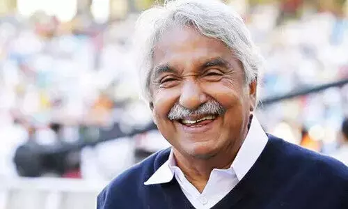 ഉ​മ്മ​ൻ ‌ചാ​ണ്ടി​ക്ക് അ​ന്ത്യാ​ഞ്ജ​ലി​യ​ർ​പ്പി​ച്ച് പ്ര​വാ​സി സ​മൂ​ഹം