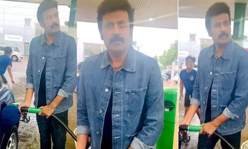 പമ്പിൽ പെട്രോൾ  അടിക്കുന്ന വിഡിയോയുമായി  മനോജ്. കെ ജയന്റെ ! ജോലി കിട്ടിയതല്ല, ഇതൊക്കെ ചെയ്യണം