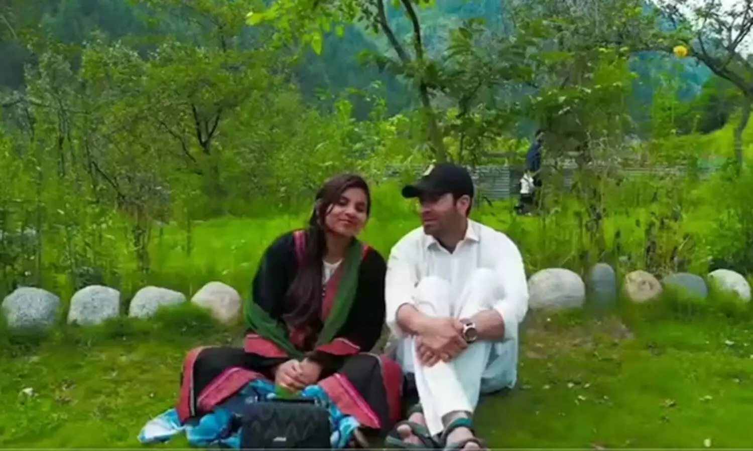 ഫേസ്ബുക്ക് സുഹൃത്തിനെ കാണാൻ പാകിസ്താനിലെത്തിയ യുവതി മതംമാറി വിവാഹം കഴിച്ചുവെന്ന് റിപ്പോർട്ട്