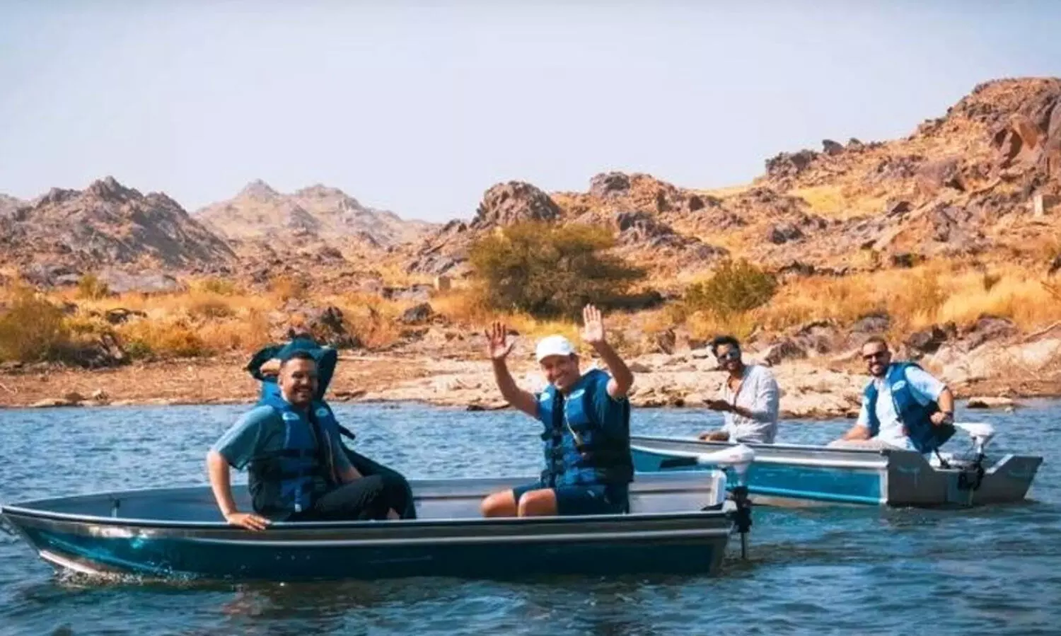 വൈറലായി ടൂറിസം മന്ത്രിയുടെ ബോട്ട് യാത്ര