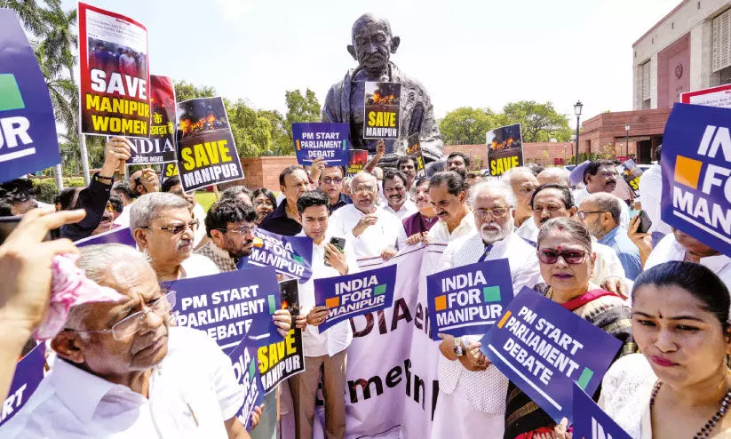 സഭ വീണ്ടും സ്തംഭിച്ചു; ആപ് എം.പിക്ക് സസ്പെൻഷൻ, പാർലമെന്റ് വളപ്പിൽ രാപ്പകൽ സമരം സഭ വീണ്ടും സ്തംഭിച്ചു; ആപ് എം.പിക്ക് സസ്പെൻഷൻ, പാർലമെന്റ് വളപ്പിൽ രാപ്പകൽ സമരം