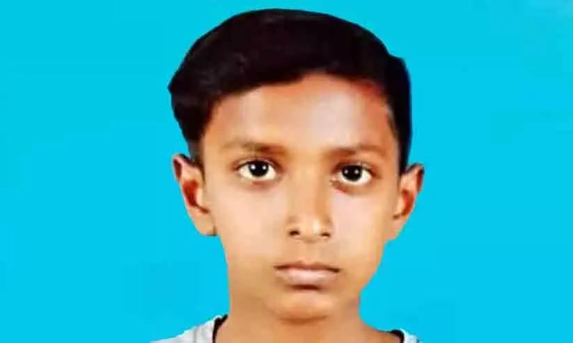 കളിക്കുന്നതിനിടെ ഷാൾ കഴുത്തിൽ കുരുങ്ങി 11കാരൻ മരിച്ചു