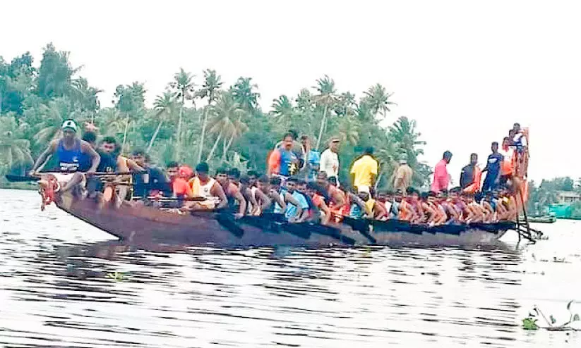 പുന്നമടയിൽ രാജാവാകാൻ ‘കാരിച്ചാൽ ചുണ്ടൻ’