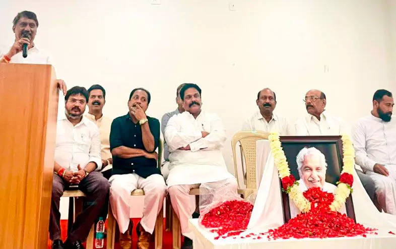 കെ.പി.സി.സി ബംഗളൂരു നോർത്ത് ജില്ല കമ്മിറ്റി ആഭിമുഖ്യത്തിൽ ഉമ്മൻ ചാണ്ടി അനുസ്മരണം കെ.പി.സി.സി ബംഗളൂരു നോർത്ത് ജില്ല കമ്മിറ്റി ആഭിമുഖ്യത്തിൽ ഉമ്മൻ ചാണ്ടി അനുസ്മരണം