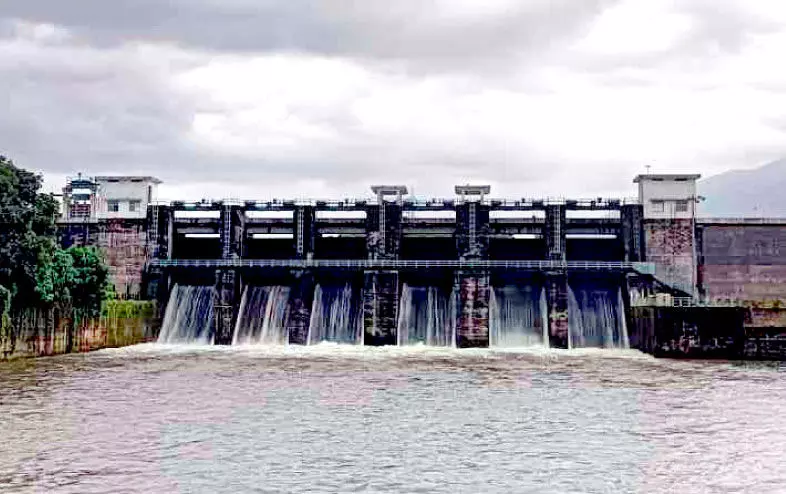 മലങ്കര അണക്കെട്ടിൽ ഷട്ടർ അറ്റകുറ്റപ്പണി; പത്ത് പഞ്ചായത്തുകളിൽ കുടിവെള്ളം മുടങ്ങും മലങ്കര അണക്കെട്ടിൽ ഷട്ടർ അറ്റകുറ്റപ്പണി; പത്ത് പഞ്ചായത്തുകളിൽ കുടിവെള്ളം മുടങ്ങും