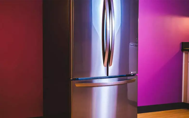 ഫ്രിഡ്ജ് വില 55000; നഷ്ടപരിഹാരം 1,30,000 രൂപ ഫ്രിഡ്ജ് വില 55000; നഷ്ടപരിഹാരം 1,30,000 രൂപ