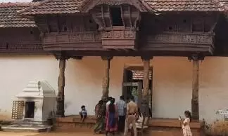 ജീവനക്കാർ പ്രതിഷേധ സമരം പിൻവലിച്ചു; കൊട്ടാരം തുറന്നു