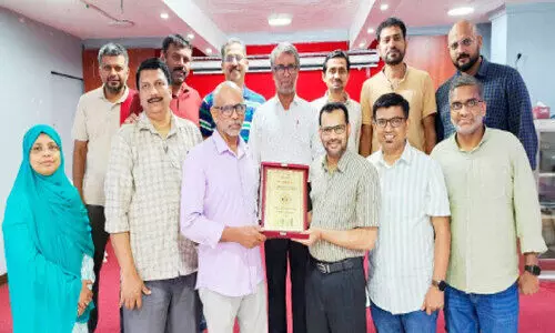 വി.​ടി. സ​ലീ​മി​ന് യാ​ത്ര​യ​യ​പ്പ്