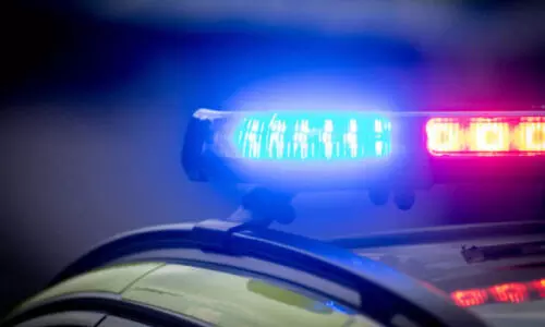 ശൈ​ഖ്​ സാ​യി​ദ്​ റോ​ഡി​ൽ കാ​റി​ന്​​ തീ​പി​ടി​ച്ചു