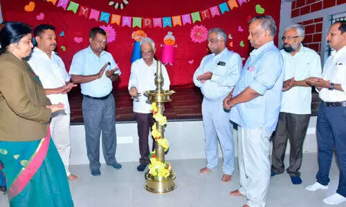 ജൂ​ബി​ലി ഇം​ഗ്ലീ​ഷ് ഹൈ​സ്കൂ​ൾ ഗ്രാ​ൻ​ഡ് പേ​ര​ന്റ്സ് ദി​നം