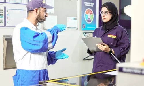 പു​തി​യ തൊ​ഴി​ൽ​നി​യ​മ​ത്തി​ന് സു​ൽ​ത്താ​ൻ അം​ഗീ​കാ​രം ന​ൽ​കി; ജോ​ലി​സ​മ​യം ഇ​നി എ​ട്ട്​ മ​ണി​ക്കൂ​ർ