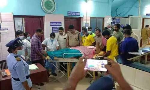 കരുളായിയിൽ കാട്ടാനയുടെ ആക്രമണത്തിൽ പൊലീസുകാരന് പരിക്ക്