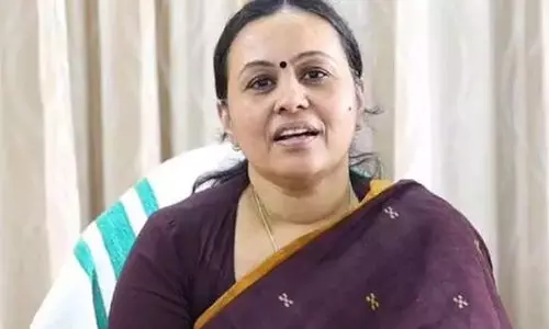 തിരുവനന്തപുരം, ആലപ്പുഴ നഴ്സിംഗ് കോളജുകളില് പുതിയ പി.ജി കോഴ്സിന് അനുമതി നൽകിയെന്ന് വീണ ജോർജ് തിരുവനന്തപുരം, ആലപ്പുഴ നഴ്സിംഗ് കോളജുകളില് പുതിയ പി.ജി കോഴ്സിന് അനുമതി നൽകിയെന്ന് വീണ ജോർജ്