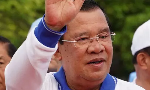 38 വ​ർ​ഷ​​ത്തി​നു​ശേ​ഷം മ​ക​ന് വ​ഴി​മാ​റി കം​ബോ​ഡി​യ​ൻ പ്ര​ധാ​ന​മ​ന്ത്രി