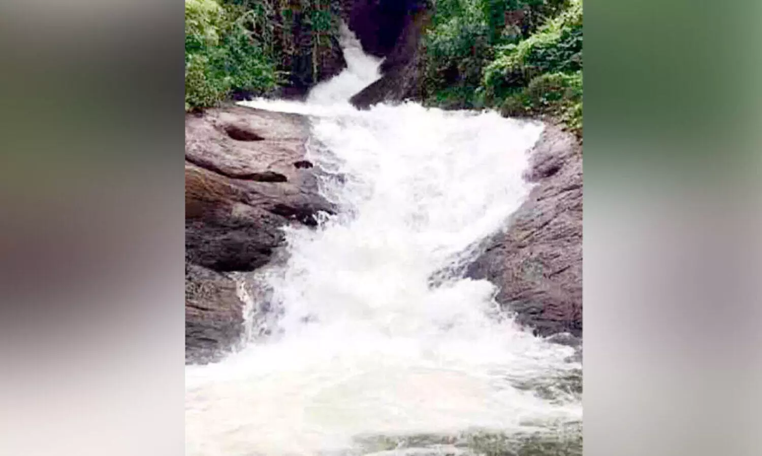 കാഴ്ചവിരുന്നൊരുക്കി ശൂലം വെള്ളച്ചാട്ടം