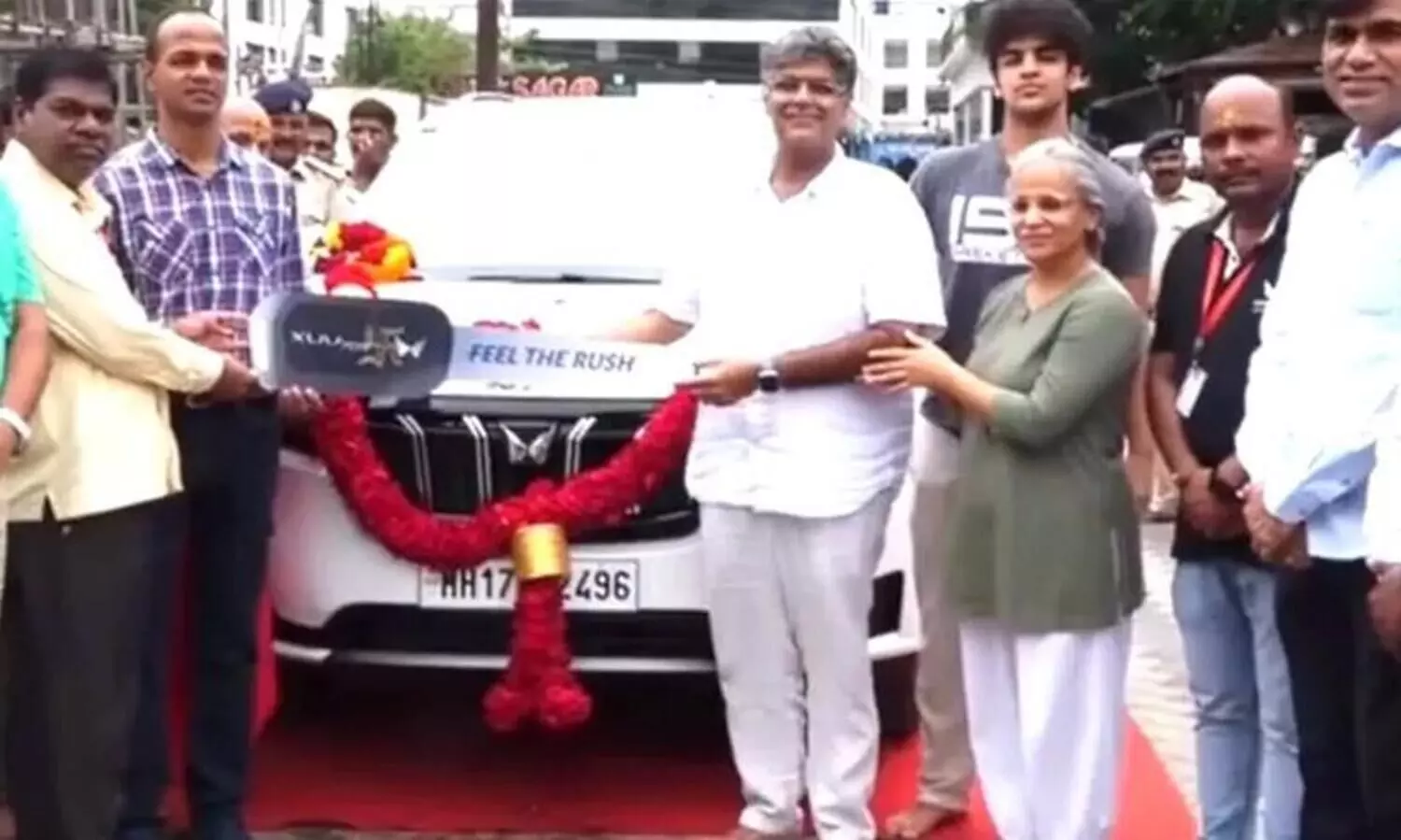 Mahindra Trust donates a brand-new XUV700 to Shirdi Sai Baba Temple