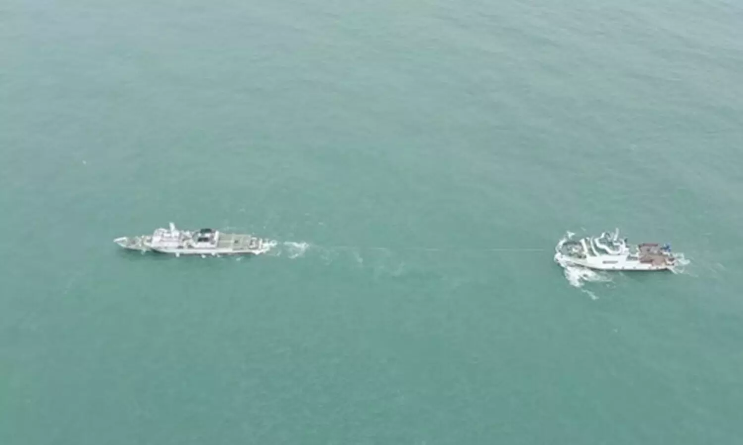 ഒഴുകിപ്പോയ എൻ.ഐ.ഒയുടെ ഗവേഷണ കപ്പൽ രക്ഷപ്പെടുത്തി; കപ്പലിലുണ്ടായിരുന്നത് എട്ട് ശാസ്ത്രജ്ഞരും 36 ജീവനക്കാരും