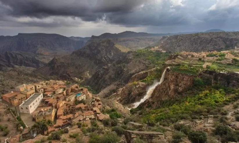 സ​ഞ്ചാ​രി​ക​ളു​ടെ മ​നം​ക​വ​ർ​ന്ന്​ ജ​ബ​ൽ അ​ഖ്​​ദ​ർ