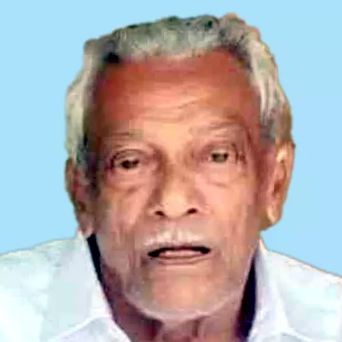 കാ​റ്റി​ൽ പ​റ​ന്നു​വീ​ണ അ​ലു​മി​നി​യം  ഷീ​റ്റ്​ ക​ഴു​ത്തി​ൽ ത​ട്ടി വ​യോ​ധി​ക​ന്​  ദാ​രു​ണാ​ന്ത്യം