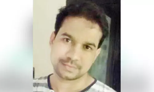 ക​ട​ലി​ൽ കു​ളി​ക്കു​ന്ന​തി​നി​ടെ തി​ര​യി​ൽ​പെ​ട്ട് മ​ല​യാ​ളി മ​രി​ച്ചു