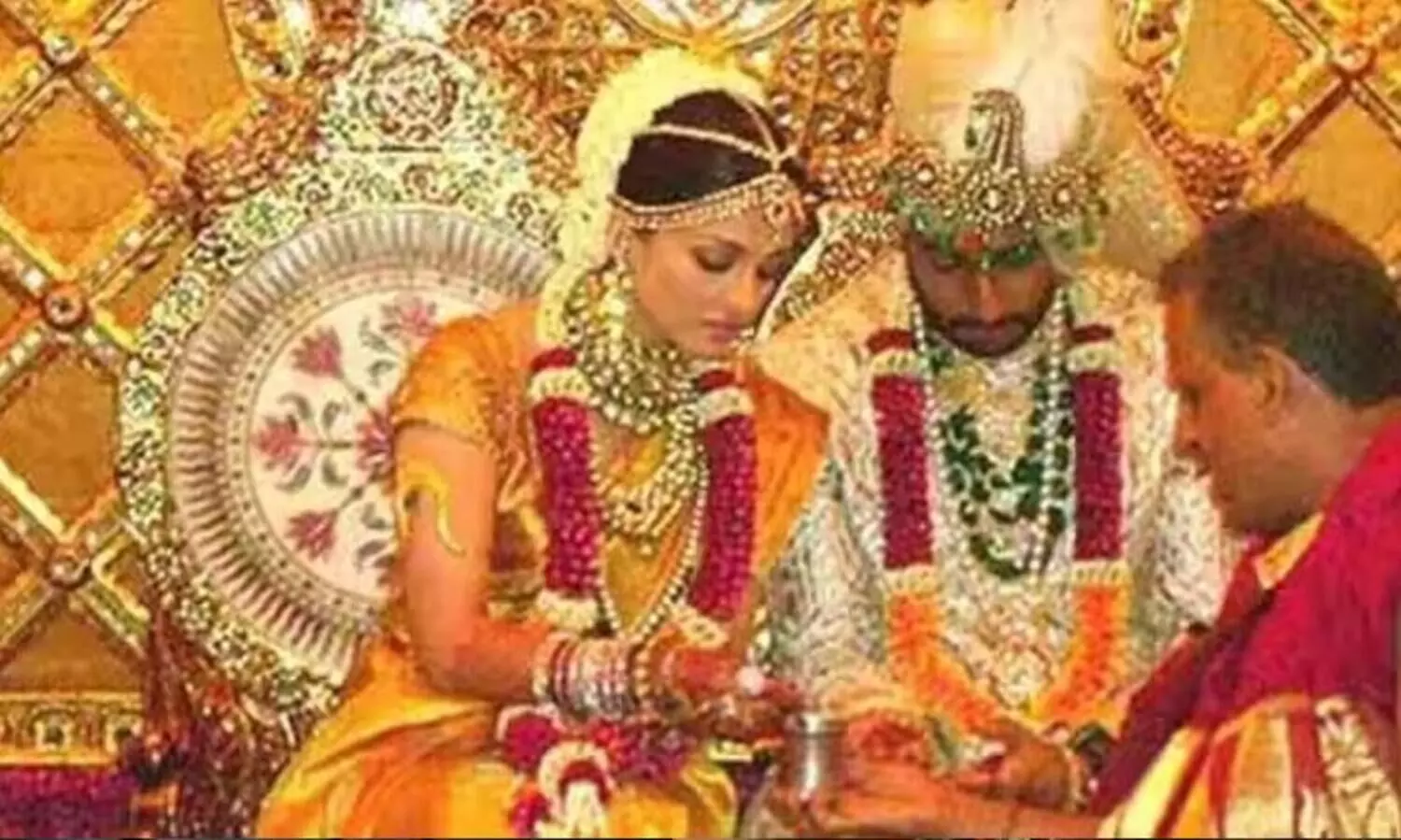 Aishwarya Rais Wedding Outfit Was Worth Rs 75 Lakhs? Designer Neeta Lulla Recollect memory