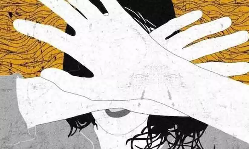 ബാ​ലി​ക​യെ പീ​ഡി​പ്പി​ച്ച പ്ര​തി​ക്ക് ഏ​ഴു​വ​ർ​ഷം ക​ഠി​ന ത​ട​വ്; 50,000 രൂ​പ പി​ഴ​യും ശി​ക്ഷ