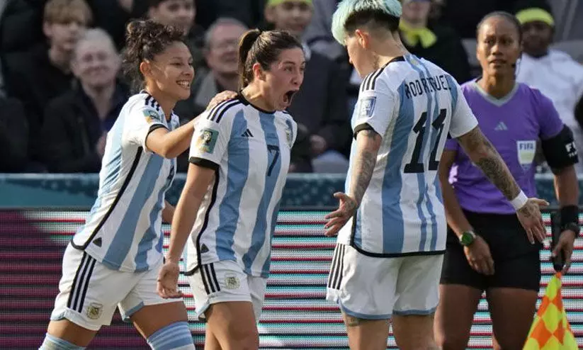 വനിത ലോകകപ്പ്: സമനിലയിലേക്ക് തിരിച്ചുവന്ന് അർജന്റീന വനിത ലോകകപ്പ്: സമനിലയിലേക്ക് തിരിച്ചുവന്ന് അർജന്റീന