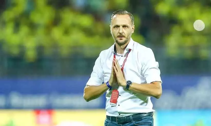 കേറി വന്നു മക്കളെ..; കാത്തിരിപ്പ് അവസാനിപ്പിച്ച് ഇവാൻ വുക്കോമനോവിച്ച് കൊച്ചിയിൽ