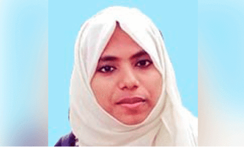 ബംഗളൂരു അതിവേഗപാതയിൽ കാറപകടം; കോഴിക്കോട് സ്വദേശിനി മരിച്ചു