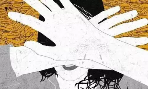 ബാ​ലി​ക​യെ പീ​ഡി​പ്പി​ച്ച പ്ര​തി​ക്ക് ഏ​ഴു​വ​ർ​ഷം ക​ഠി​ന ത​ട​വ്; 50,000 രൂ​പ പി​ഴ​യും ശി​ക്ഷ