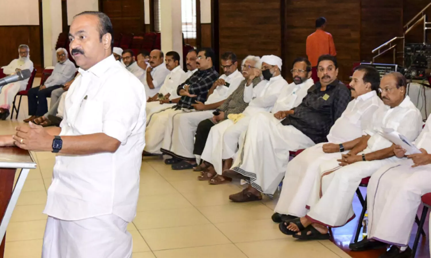 ഭിന്നിപ്പിക്കലിനെതിരെ താക്കീതും ഐക്യാഹ്വാനവുമായി ബഹുസ്വരത സംഗമം