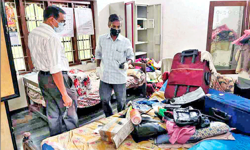 കണ്ണൂക്കരയിൽ അടച്ചിട്ട വീട്ടിൽ മോഷണം; സ്വർണാഭരണങ്ങളും പണവും കവർന്നു