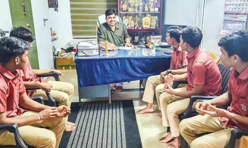 മണിപ്പൂരിലെ കുട്ടികളെ ചേര്‍ത്തുപിടിച്ച് മൊറയൂര്‍ വി.എച്ച്.എം സ്‌കൂള്‍