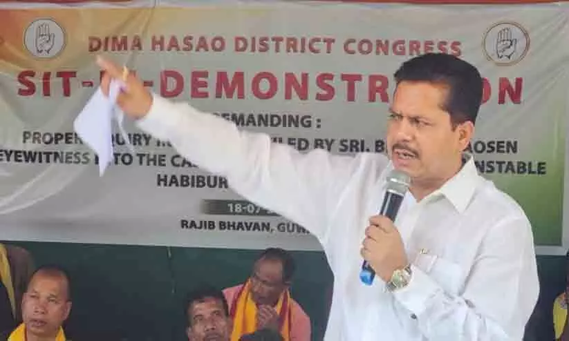 കൃഷ്ണനും രുഗ്മിണിയും തമ്മിലെ വിവാഹം ലൗവ് ജിഹാദ്; അസമിൽ വിവാദ പരാമർശം നടത്തിയ കോൺഗ്രസ് നേതാവിനെതിരെ പരാതിയുമായി യുവമോർച്ച കൃഷ്ണനും രുഗ്മിണിയും തമ്മിലെ വിവാഹം ലൗവ് ജിഹാദ്; അസമിൽ വിവാദ പരാമർശം നടത്തിയ കോൺഗ്രസ് നേതാവിനെതിരെ പരാതിയുമായി യുവമോർച്ച