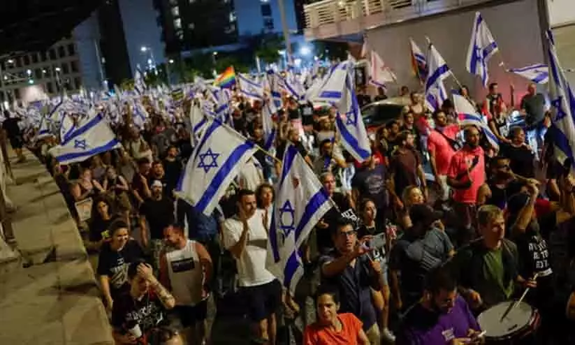 ഞങ്ങൾ രോഷാകുലരാണ്; ജുഡീഷ്യറിയെ മറികടക്കാനുള്ള സർക്കാർ നീക്കത്തിനെതിരെ   ഇസ്രായേലിലെ റിസർവിസ്റ്റുകൾ സേവനം നിർത്തി പ്രതിഷേധിക്കുന്നു