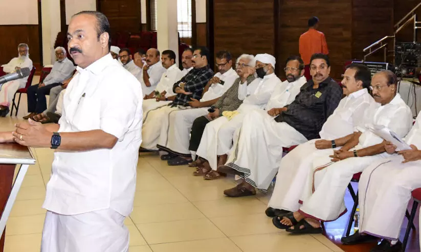 ഭിന്നിപ്പിക്കലിനെതിരെ താക്കീതും ഐക്യാഹ്വാനവുമായി ബഹുസ്വരത സംഗമം ഭിന്നിപ്പിക്കലിനെതിരെ താക്കീതും ഐക്യാഹ്വാനവുമായി ബഹുസ്വരത സംഗമം